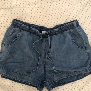 Universal Thread Chambray shorts